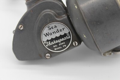 Vintage Shakespeare Sea Wonder #2090 Model FB Spinning Reel Made
