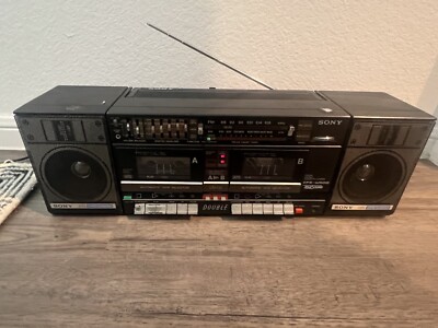 SONY CFS-W600 STEREO AM/FM CASSETTE RADIO BOOM BOX W/DETACHABLE