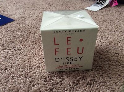 Perfume Issey Miyake Le Feu D'Issey Light EDT Spray 50ml - 1.6 Oz