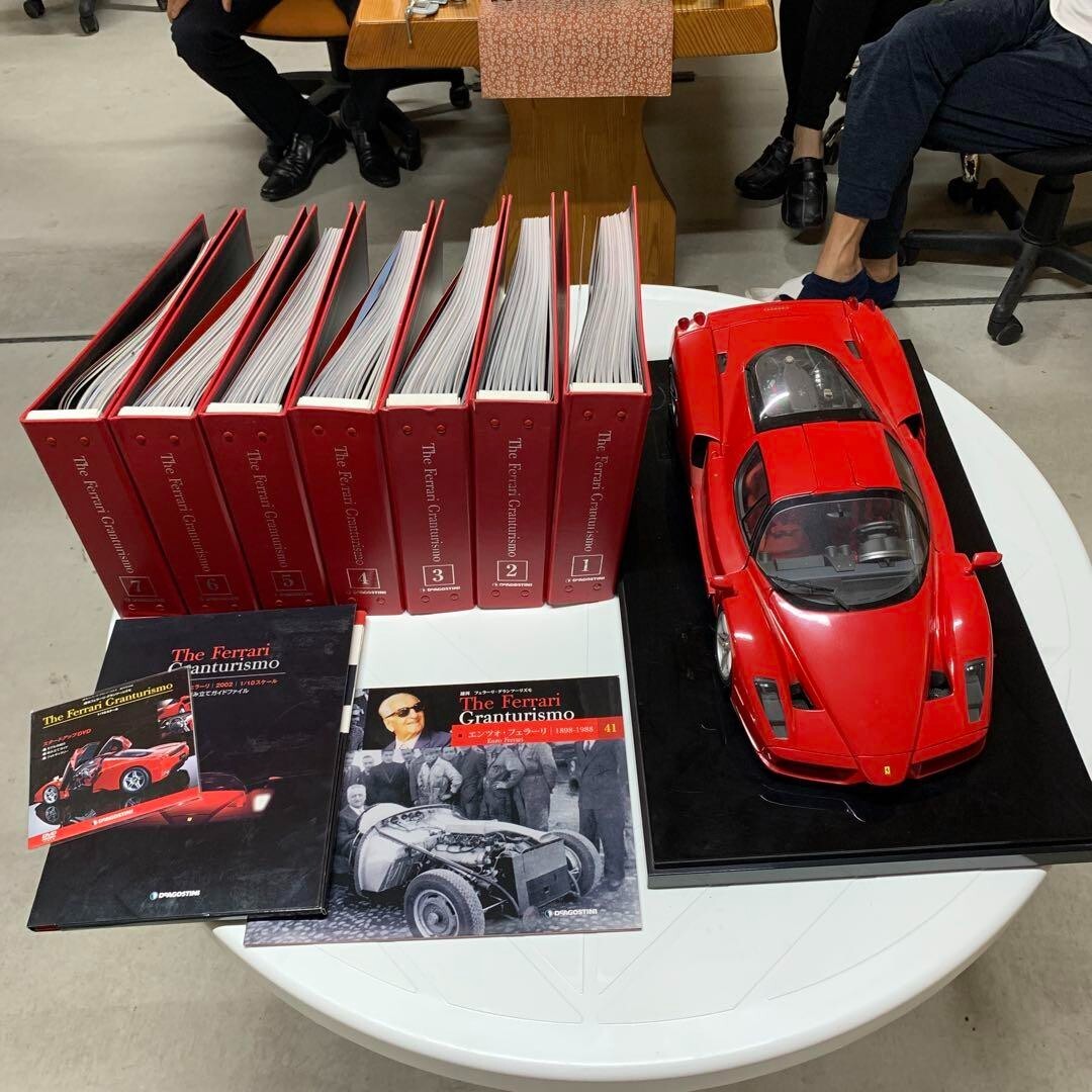 Deagostini Enzo Ferrari 1/10 scale with Magazines Full Kit