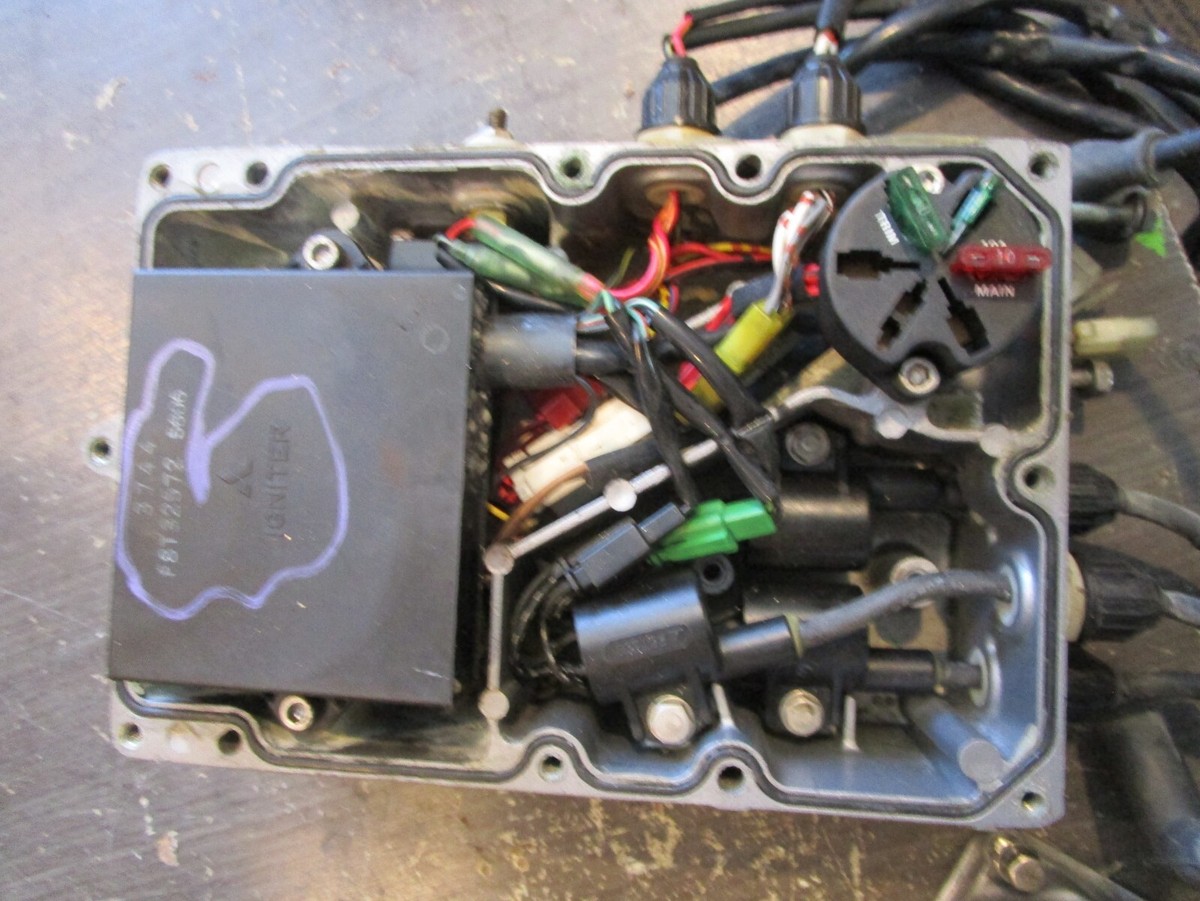 96 KAWASAKI 1100 ZXI ELECTRICAL BOX IGNITION SYSTEM IGNITER CDI