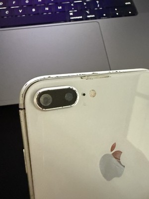 Apple iPhone 8 Plus - 64GB - Silver (Unlocked) - Back camera