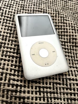 Apple iPod Classic 80GB Silver early 6th generation model Working