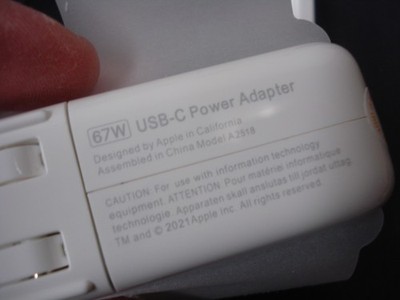 APPLE MacBook Pro 14-Inch with M1 Pro Chip 67W USB-C Charger