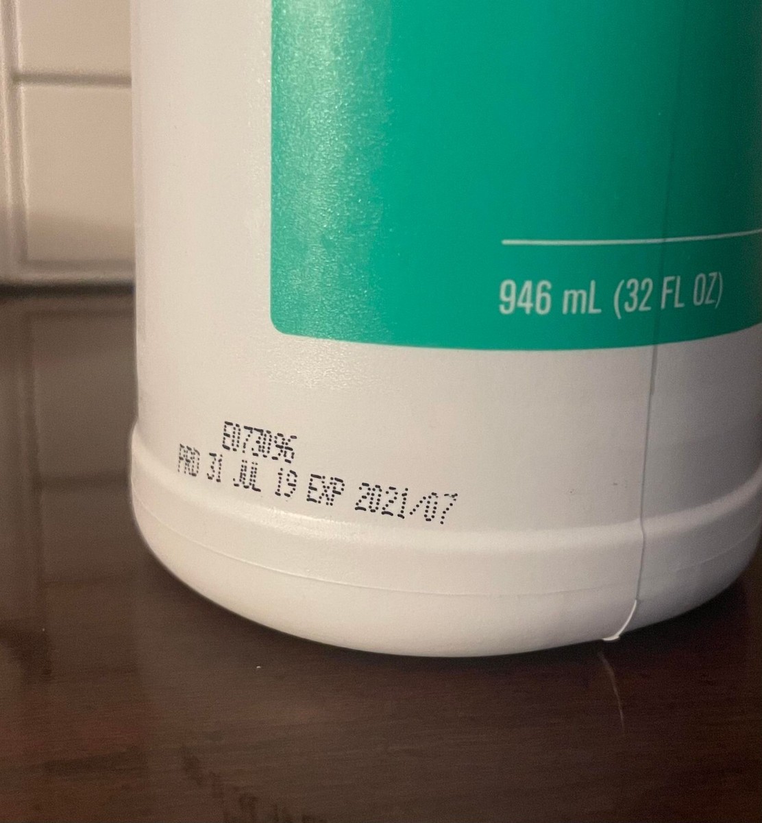 ECOLAB Lemon-Eze Bathroom Creme Cleanser • 13094 •32floz-PLS.See