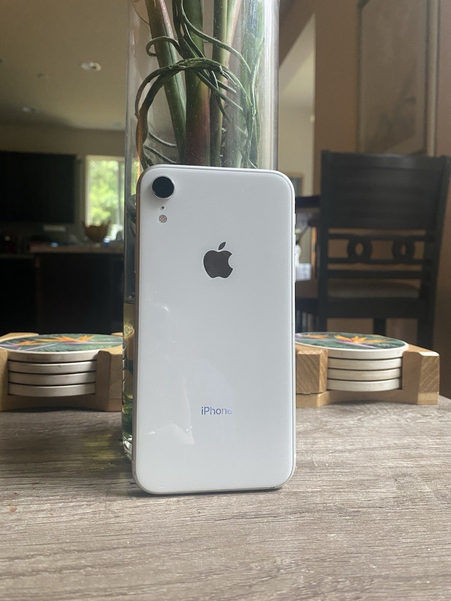 Apple iPhone XR 128GB White Unlocked 5G MT372LL/A - Good Condition