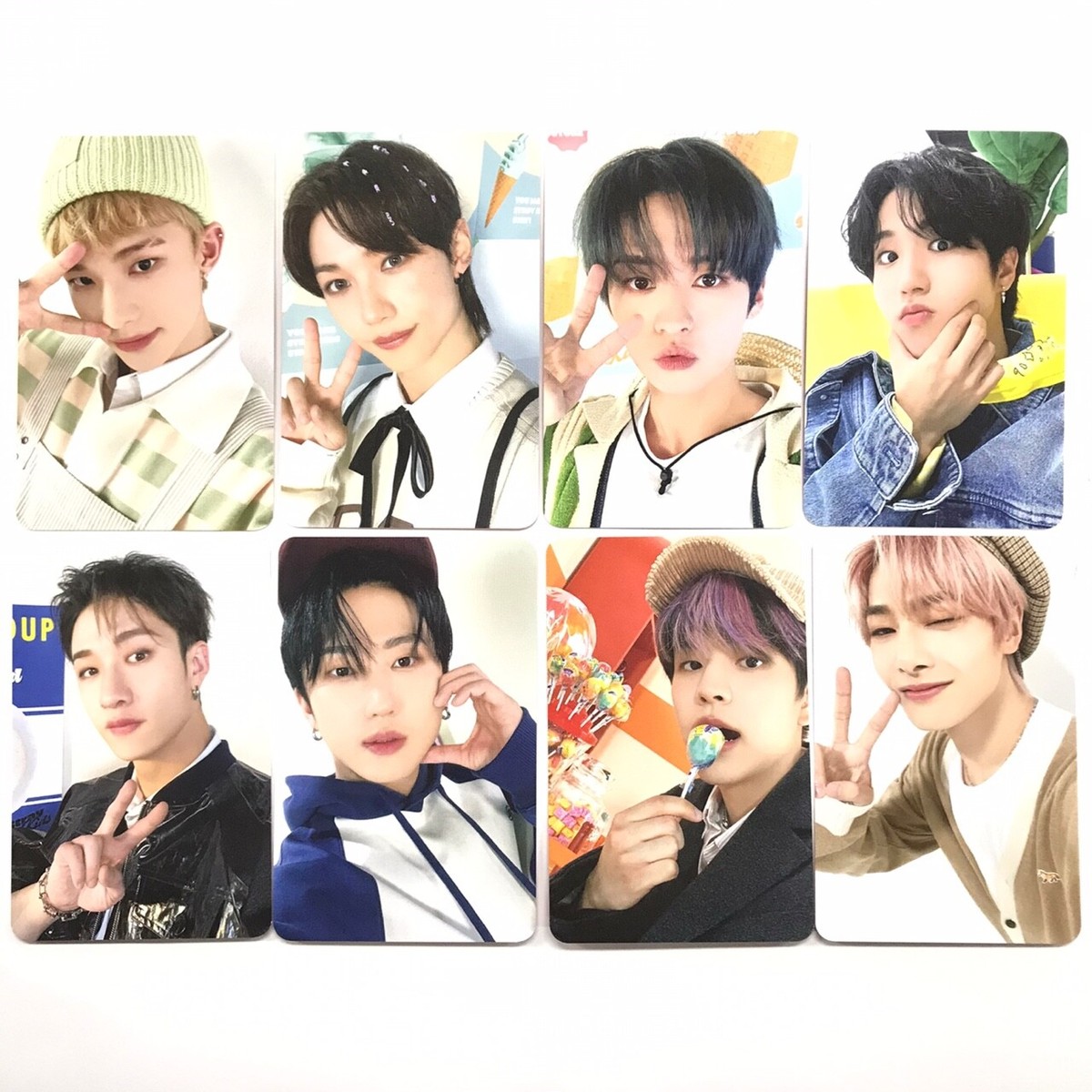 STRAY KIDS] 2023 Season's Greetings [SKZ'S Mini World] Photocard