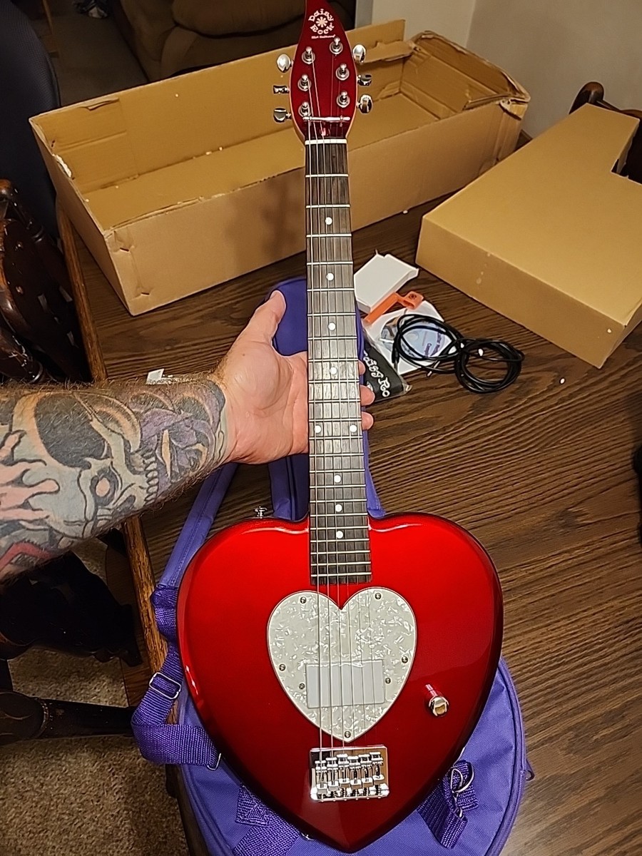 Daisy Rock Heartbreaker Short Scale Electric Guitar Starter Pack