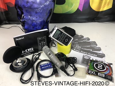 Roland R-05 Studio portable WAVE/MP3 Linear PCM Recorder Voice