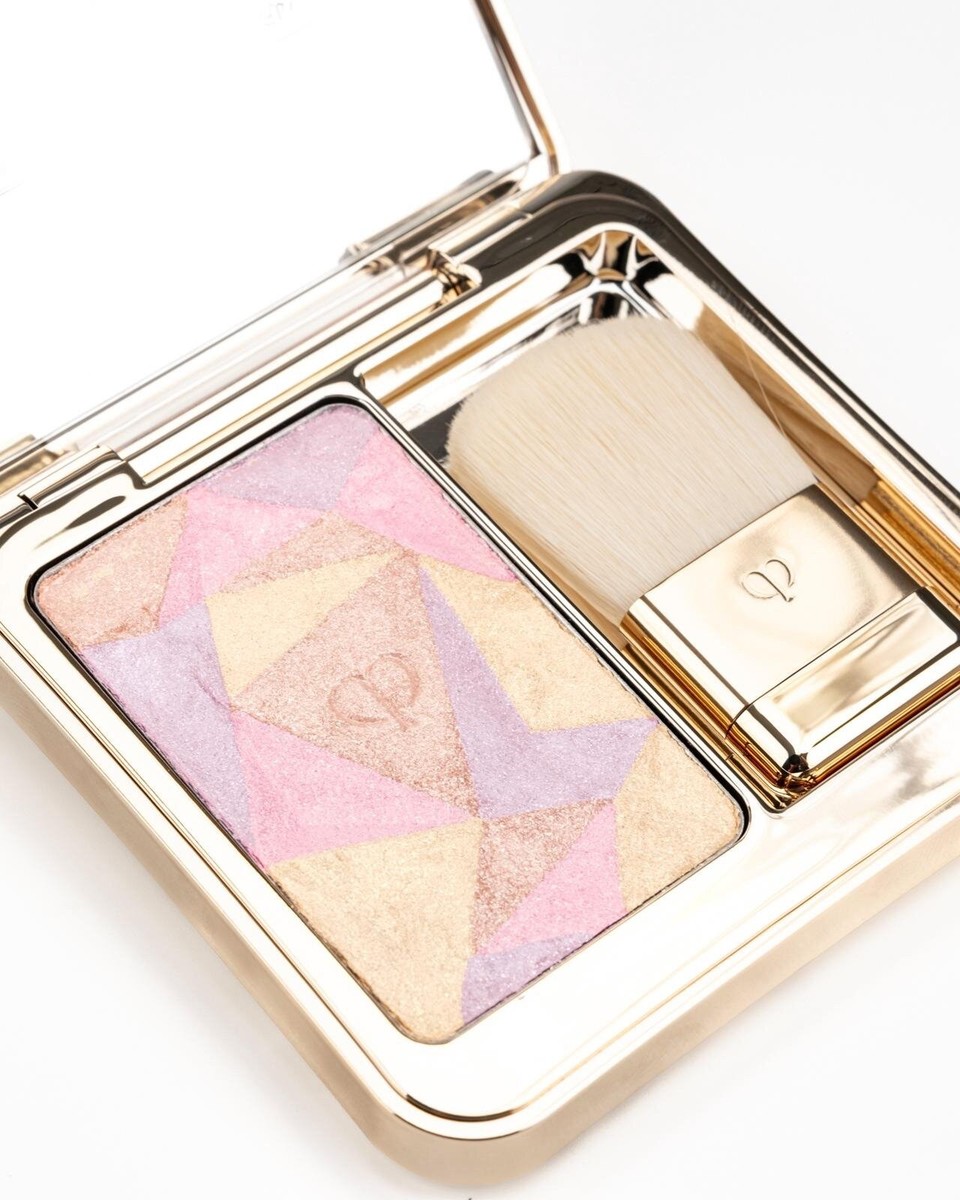 Cle de Peau Holiday 2025 Luminizing Face Enhancer 110/111 Peafowl