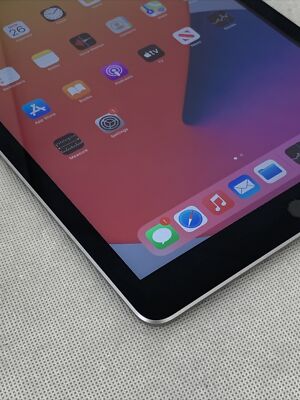 Apple iPad 5th Gen. 32GB, Wi-Fi, 9.7