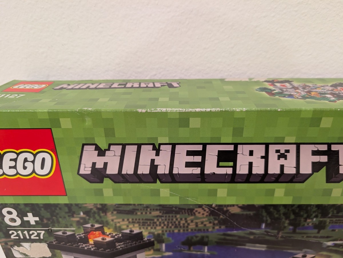 LEGO Minecraft: The Fortress (21127) - New Sealed! Damaged Box