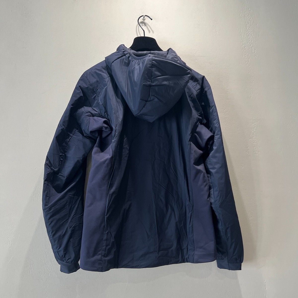 Arc'teryx Atom Hoody Black Sapphire Tracking Jacket 7487 100