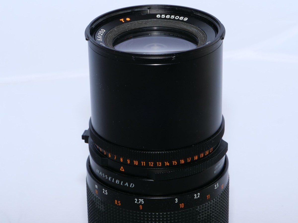 Hasselblad Zeiss Sonnar-CF 250mm f5.6 T* Telephoto Lens. Hood