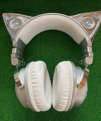 Brookstone Wireless Cat Ear Headphones Limited Edition Ariana