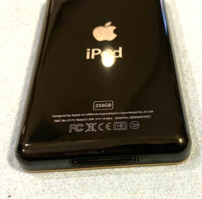 Apple iPod classic 7th Generation Gold Black (256GB) Excellent