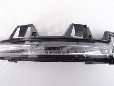 17-25 OEM VOLVO XC40 C40 EC40 EX40 TURN SIGNAL LENS / right mirror