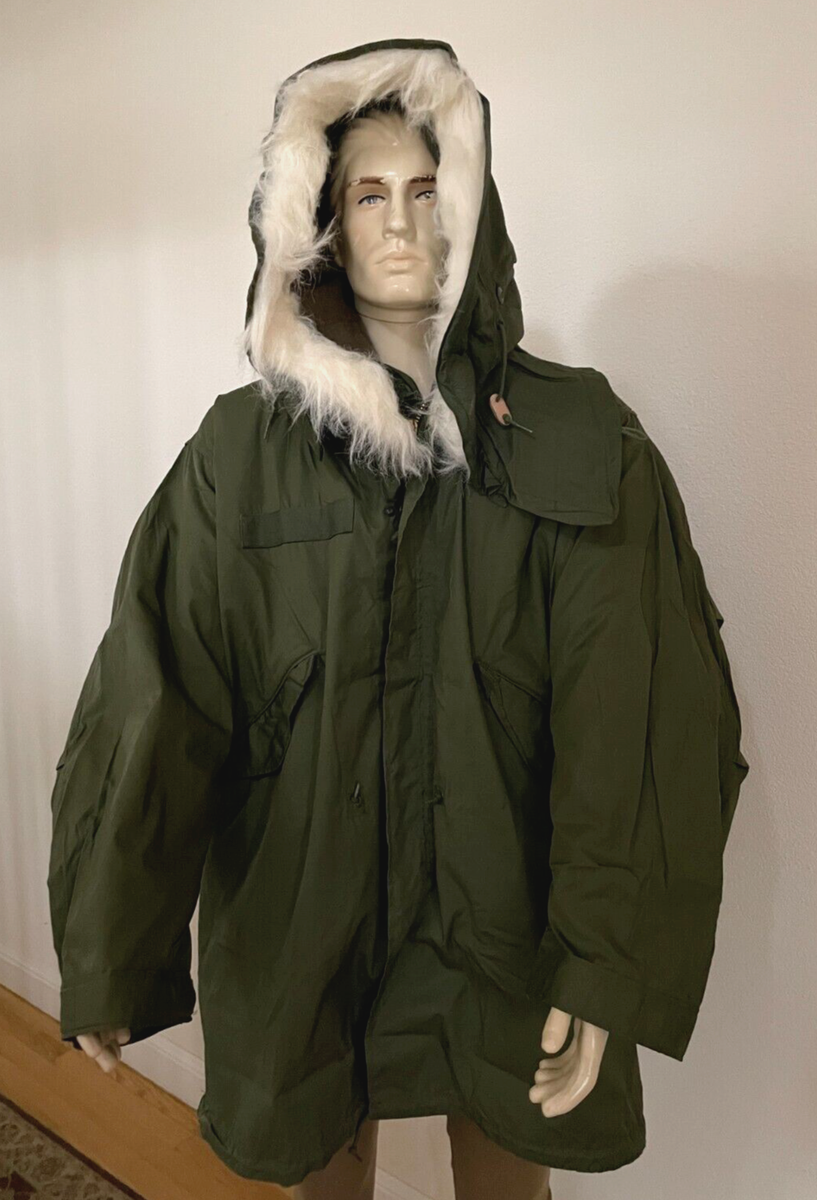 MINT CONDITION SIZE MEDIUM U.S.G.I. MOD M-65 FISHTAIL PARKA W