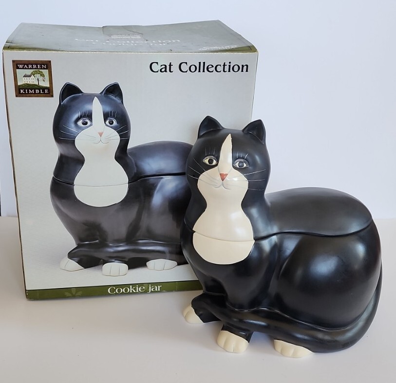 Sakura by Oneida Warren Kimble cat collection Tuxedo Cat Cookie