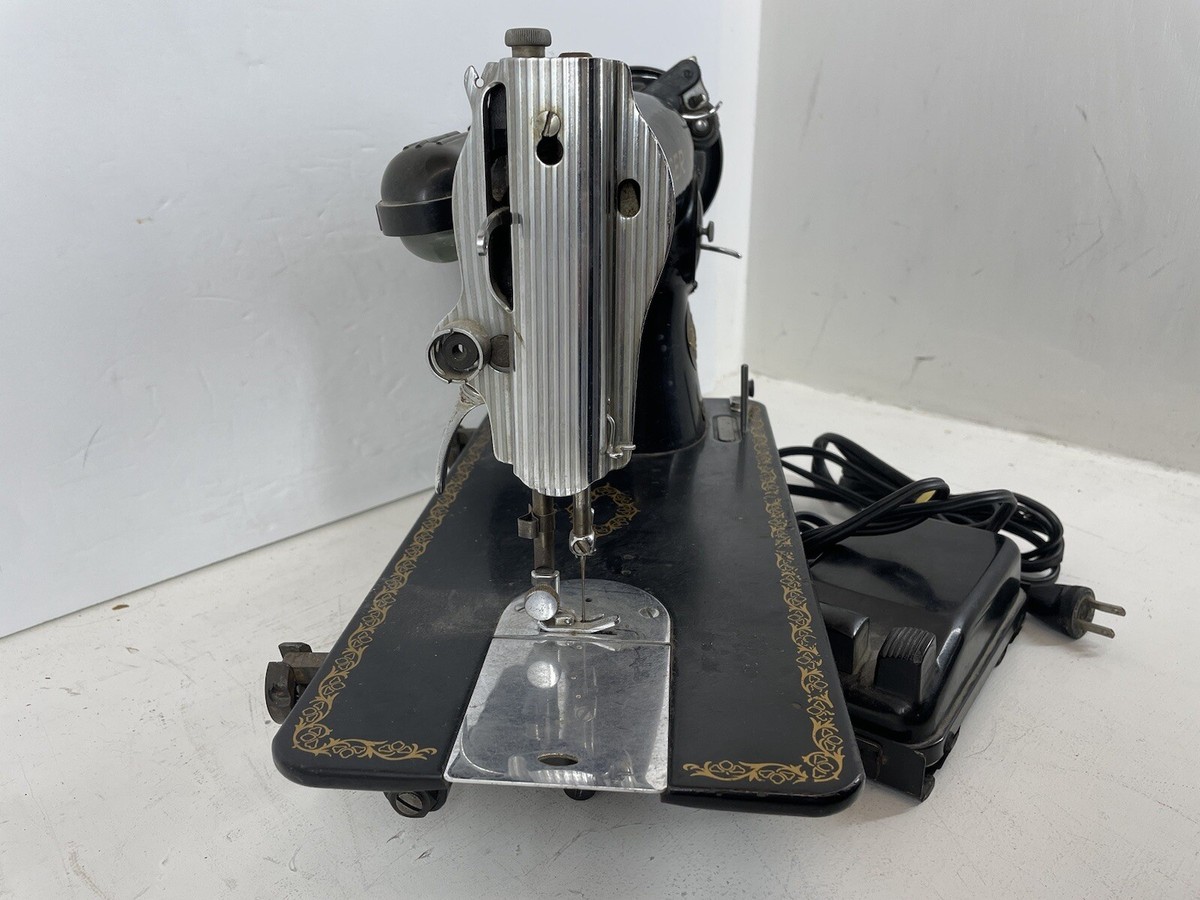 Vintage Singer Black Gold Sewing Machine For Cabinet USA 125255