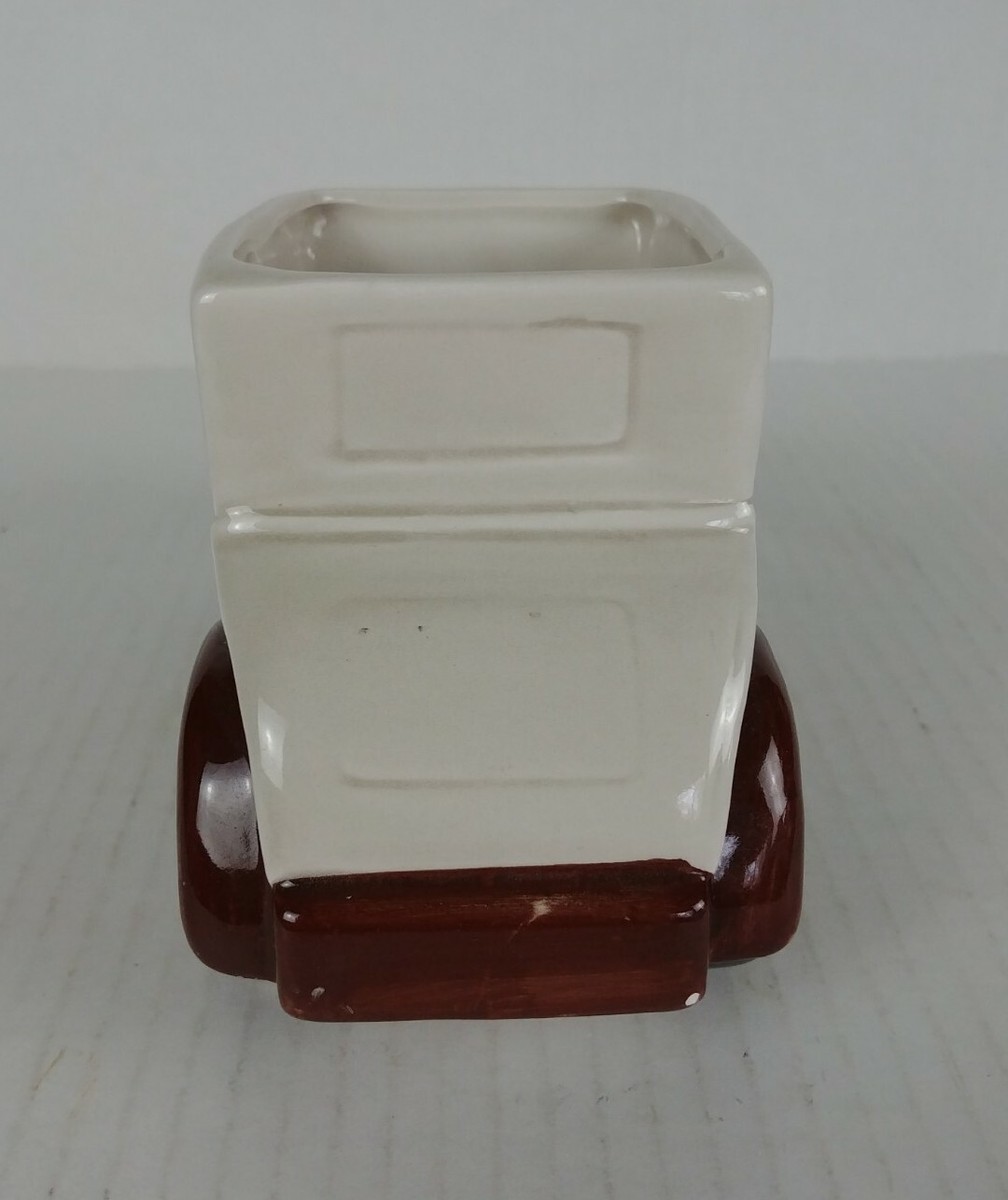 VINTAGE CERAMIC CAR PLANTER 3.5