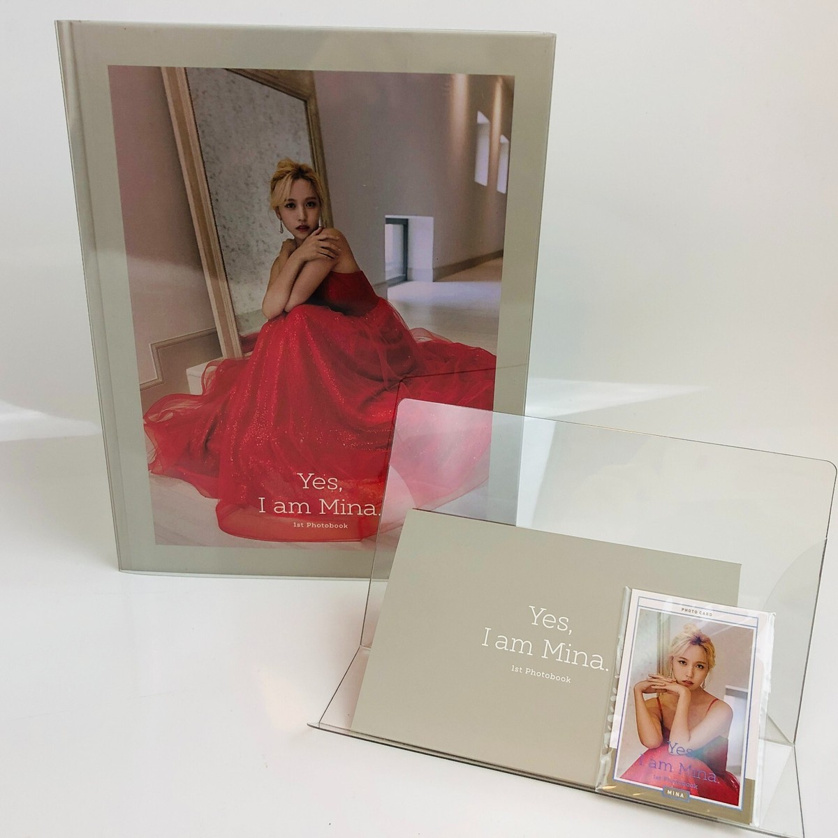 Yes,I am Mina 〜Gray ver〜 Yes, I am Mina: 1ST PHOTOBOOK＜Gray Ver