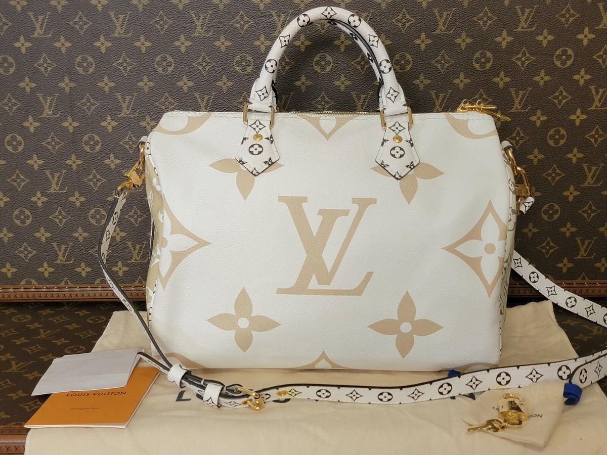 Louis VUITTON AUTHENTIC Speedy 30 Monogram GIANT Green Khaki