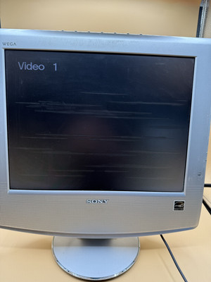 Nice 2006 Tested Sony Wega KLV-S15G10 Retro 15” LCD Gaming TV No