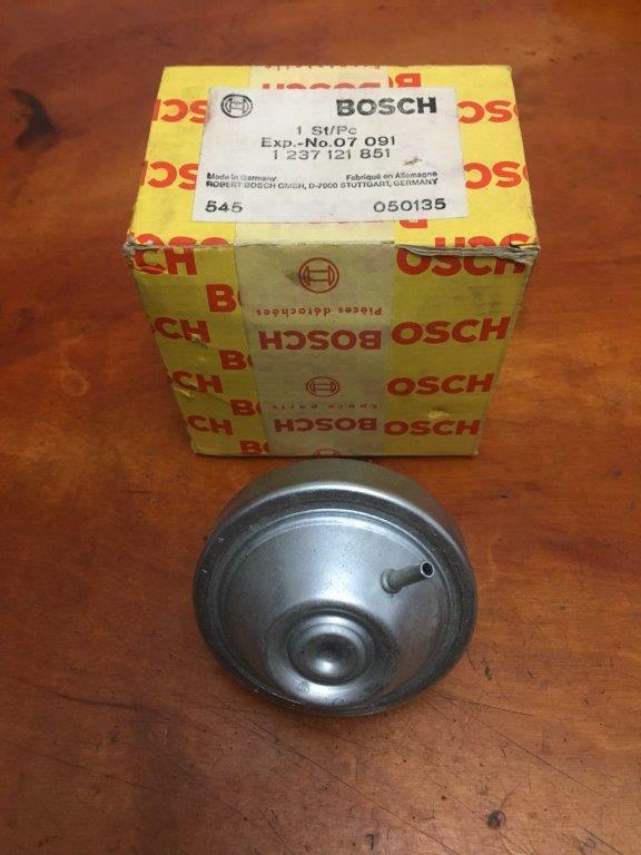 Restored VW German Bosch DVDA Distributor with NOS Vacuum 113 905