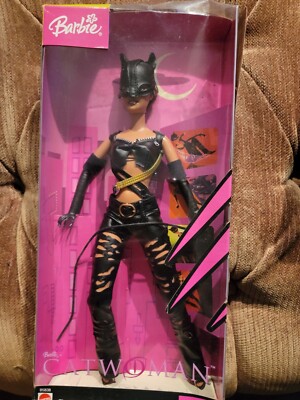 Sealed Box Barbie Halle Berry Catwoman 2004 Mattel B5838 DC Warner