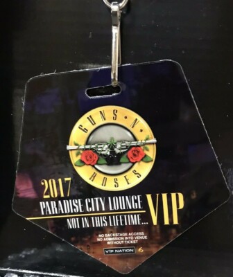 Guns n Roses 2017 Not in this Lifetime Tour VIP Book & Buttons