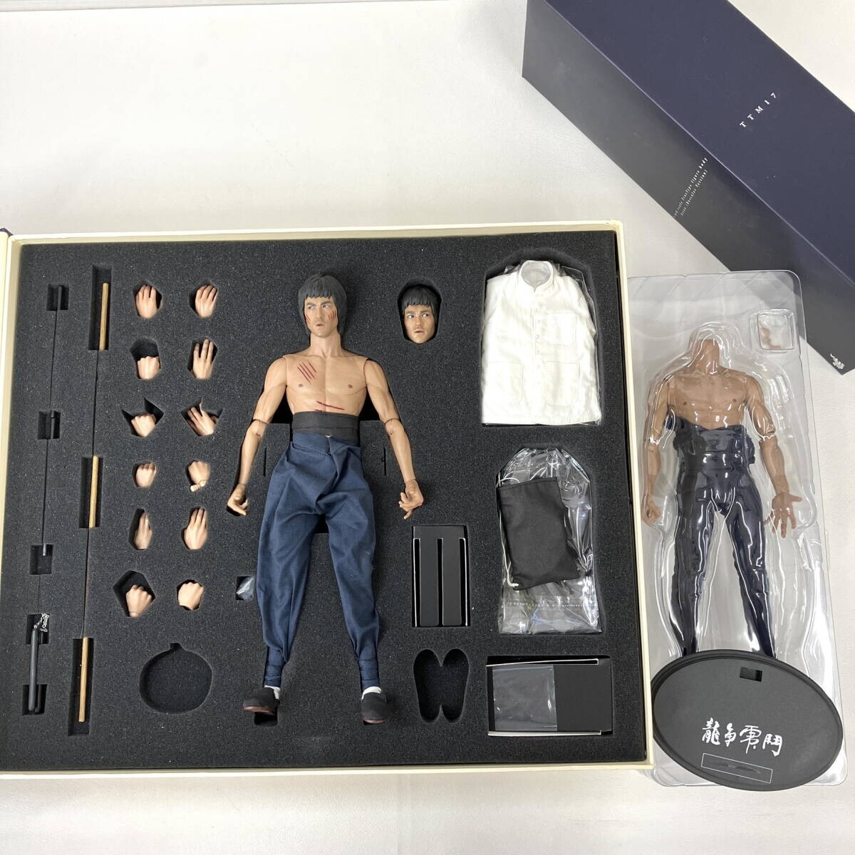 Hot Toys DX04 Bruce Lee Enter the Dragon 1/6 scale figure w/box
