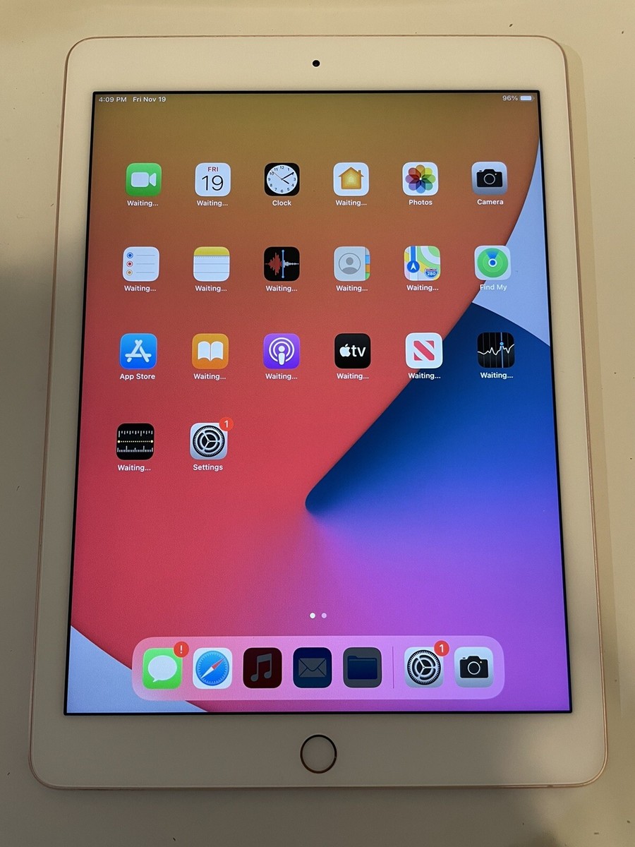Apple iPad Pro 1st Gen. 32GB, Wi-Fi, 9.7 in - Rose Gold - NO WIFI