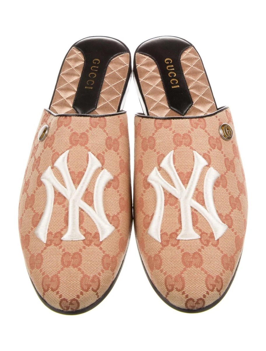 Gucci x NY Yankees GG Supreme Canvas Mules Slippers 537089