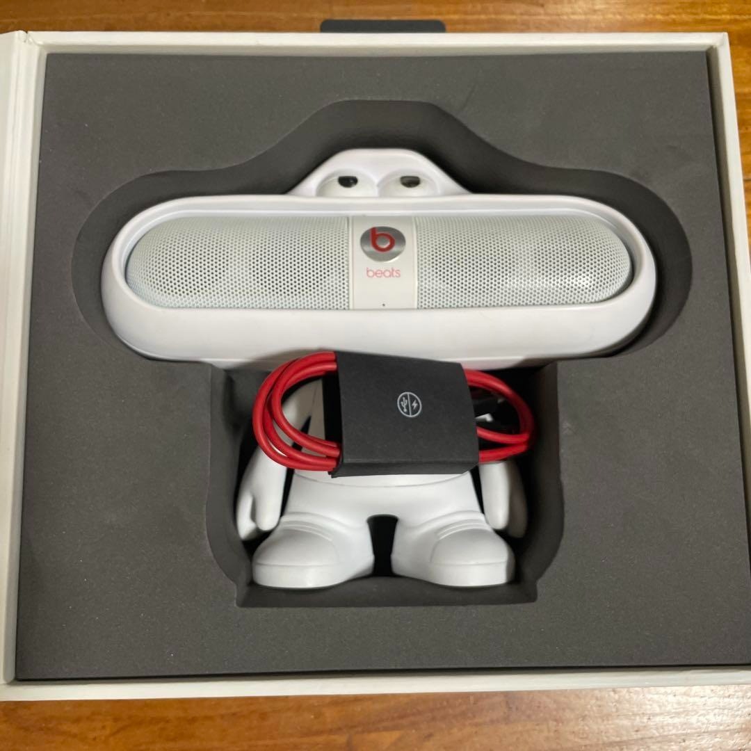 Beats Pill Bluetooth Speaker White + Pill Dude Stand Set W/Box | eBay