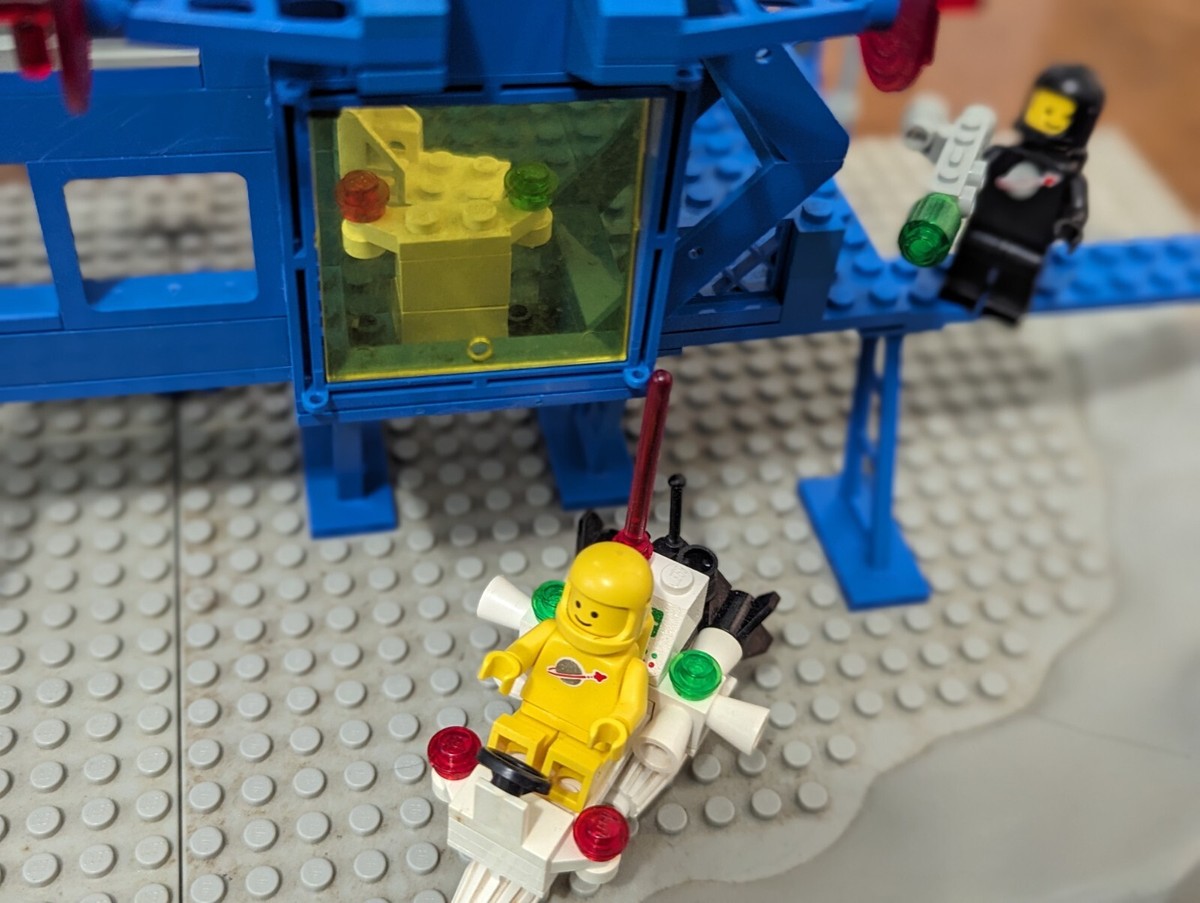 Rare, Vintage Space Lego: Inter-Galactic Command Base # 6971 - 99