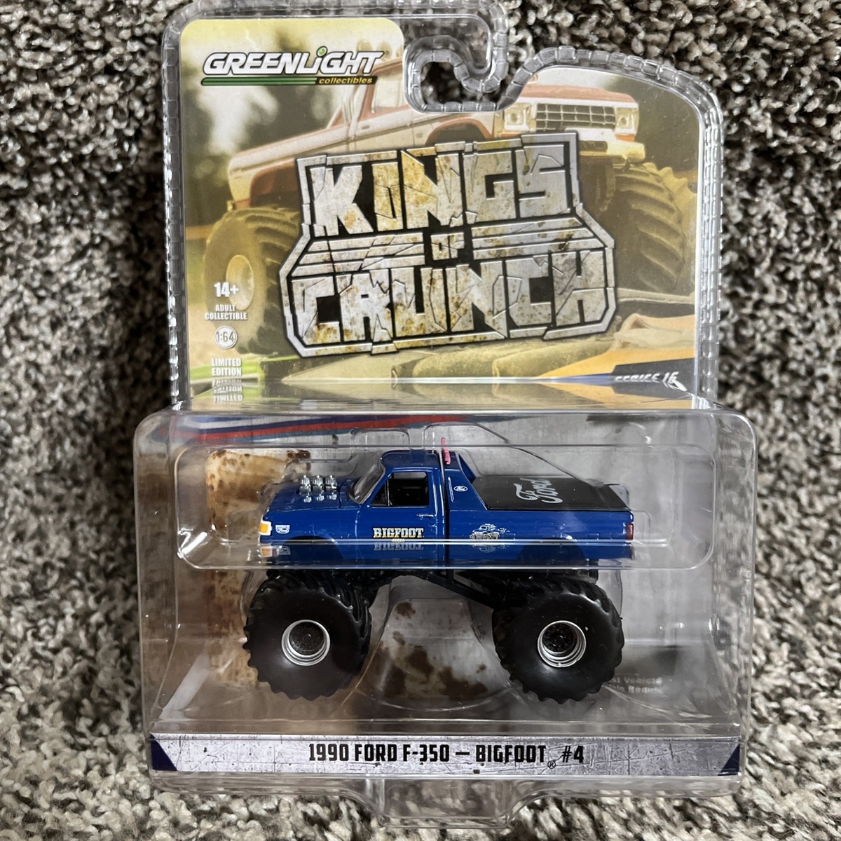 1:64 Greenlight Kings of Crunch Series 16 1990 Ford F-350 Bigfoot