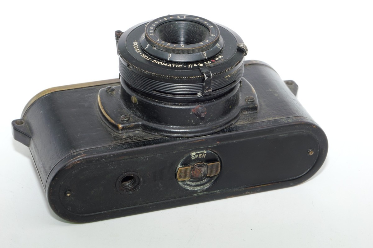 Kodak 35 PH324 WWII Military Camera in Black Finish. Display