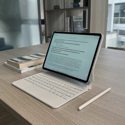 Magic Keyboard for iPad Air 13 (M3 2025 / M2 2024) and iPad Pro