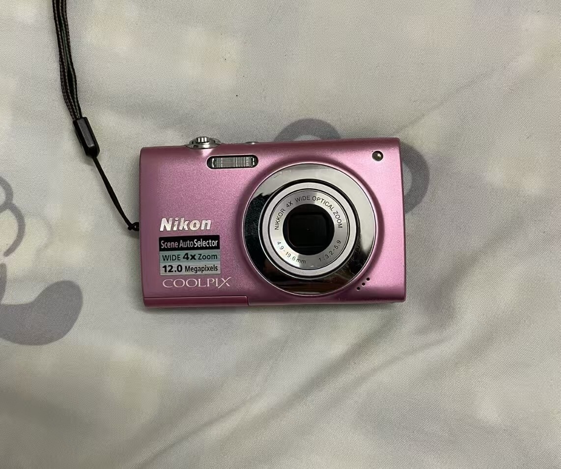 Nikon COOLPIX S2500 12.0MP 4x Optical Zoom Pink Digital Camera