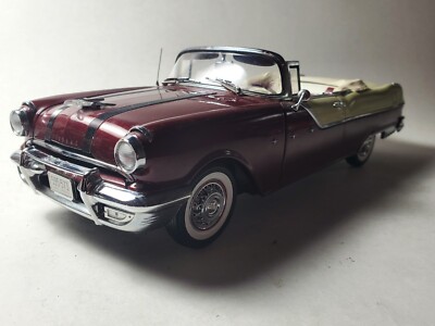 Sun Star Platinum 1955 Pontiac Star Chief Open Convertible 1:18