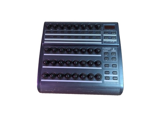 Behringer ULTRATONE K900FX Ultra-Flexible 90W PA System / Keyboard