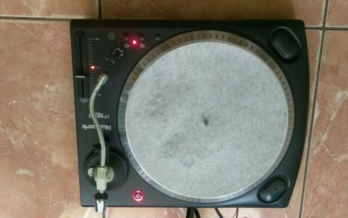 NUMARK TT-1910 DIRECT DRIVE TURNTABLE Tested & Works, Headshell