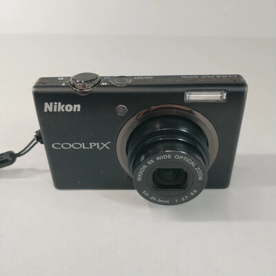 Nikon COOLPIX S570 12.0MP 5x Optical Zoom CCD Digital Camera 100