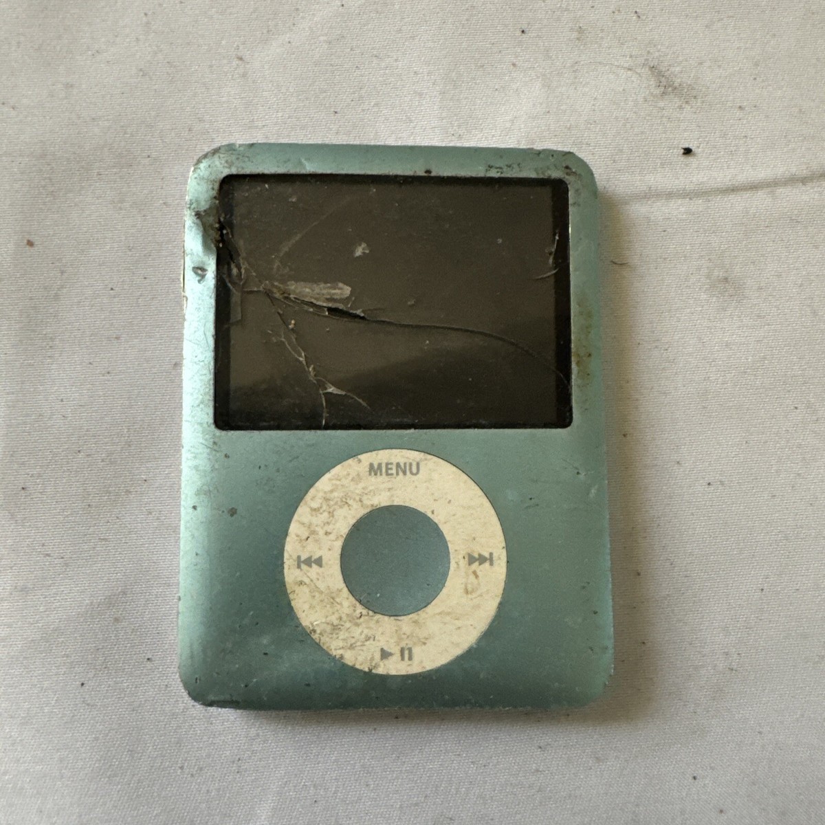 Apple 8GB iPod Nano - 3rd Generation - Product Green/Silver