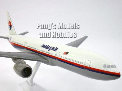 Boeing 777 (777-200) Malaysia Airlines 1997 - 50 Years 1/200 Scale