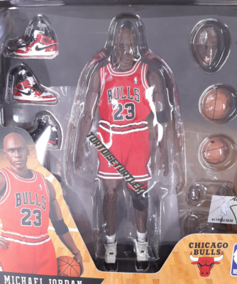 MAFEX No.100 Michael Jordan Chicago Bulls 165mm 6.5 in artist
