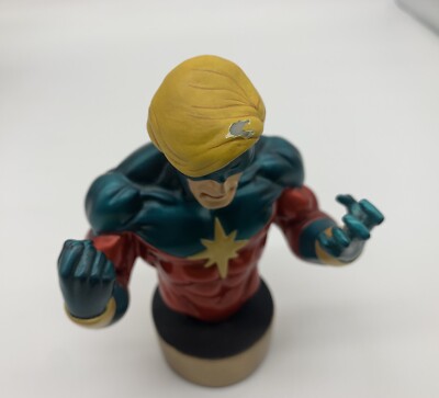 Bowen Designs Captain Marvel 70s Version #1102 /3500 Marvel Mini