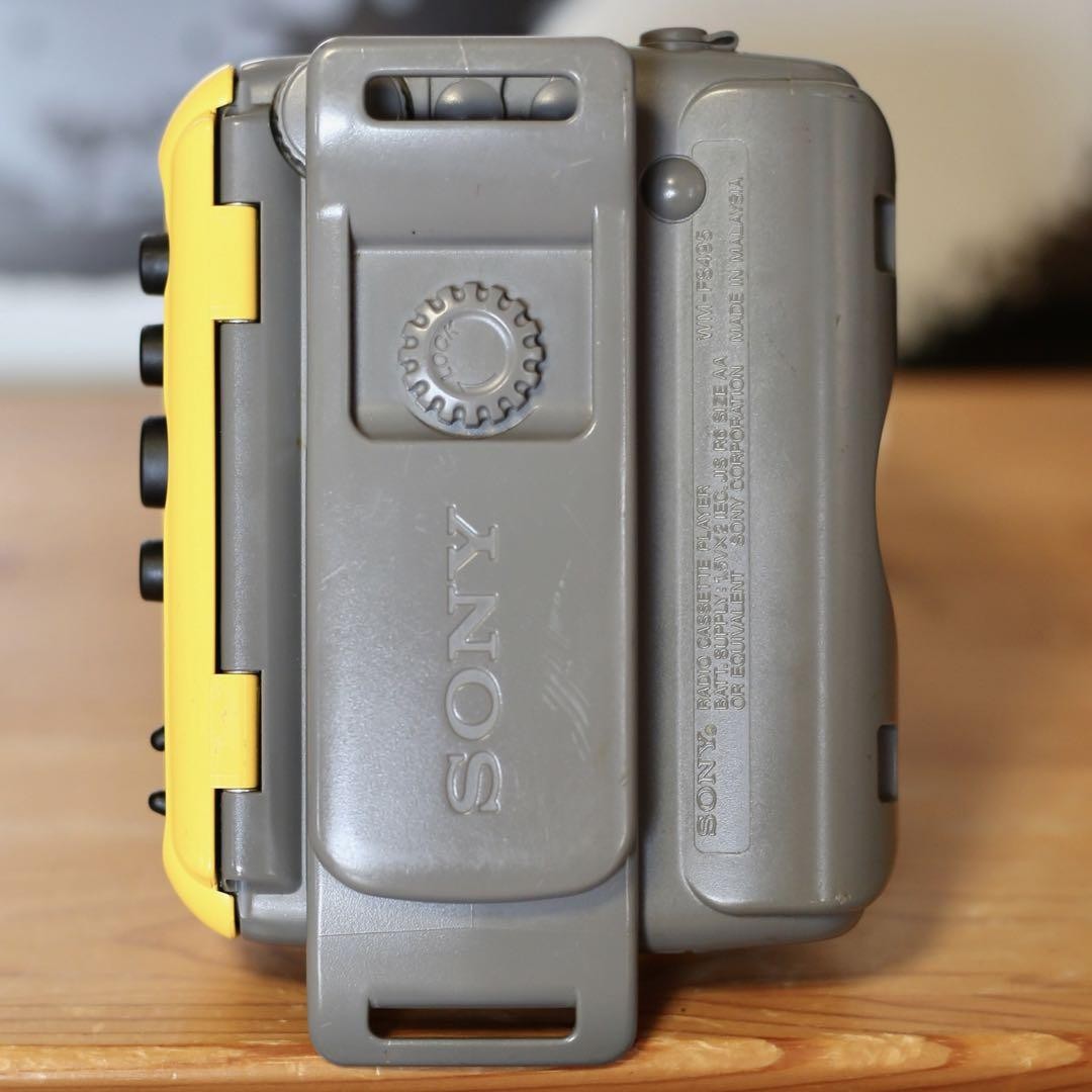 Sony Sports Walkman WM-FS495 Auto Reverse MegaBass Belt Clip F/S