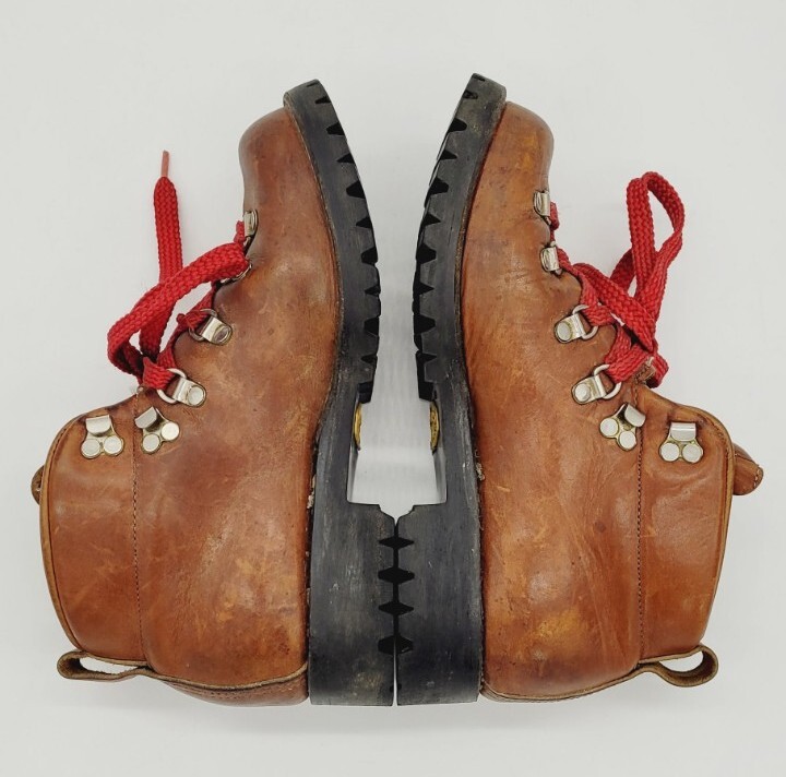 Vtg Danner 46490 Mountain Light Cascade Leather Hiking Boots